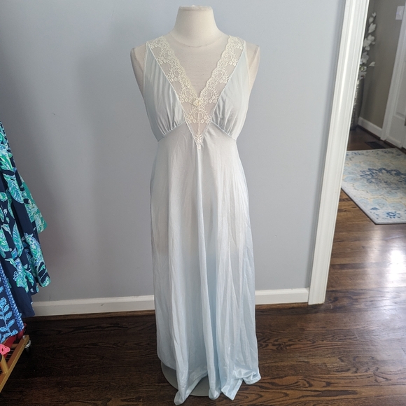 Women's Vintage Deena Baby Blue Lace Nightgown Medium Vneck - Picture 6 of 6